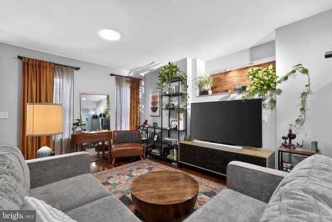 Photo - 1616 Webster St