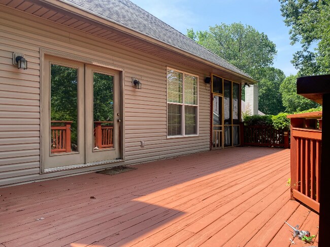 Photo - 105 Bentree Ct