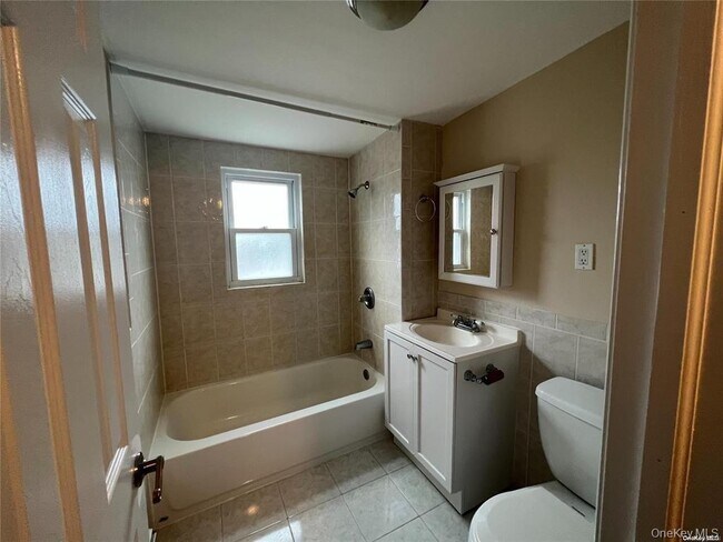 Photo - 167 N Elm St