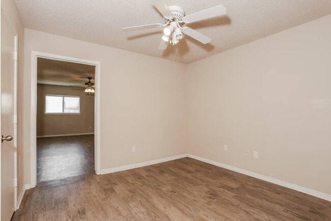 Photo - 2669 Claremont Dr