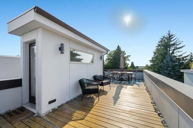 Photo - 2 bedroom in Seattle WA 98115