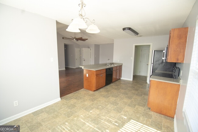 Photo - 8002 Ponderosa Pine Ave