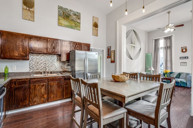 Photo - 1821 S Rampart St Unidad 1821
