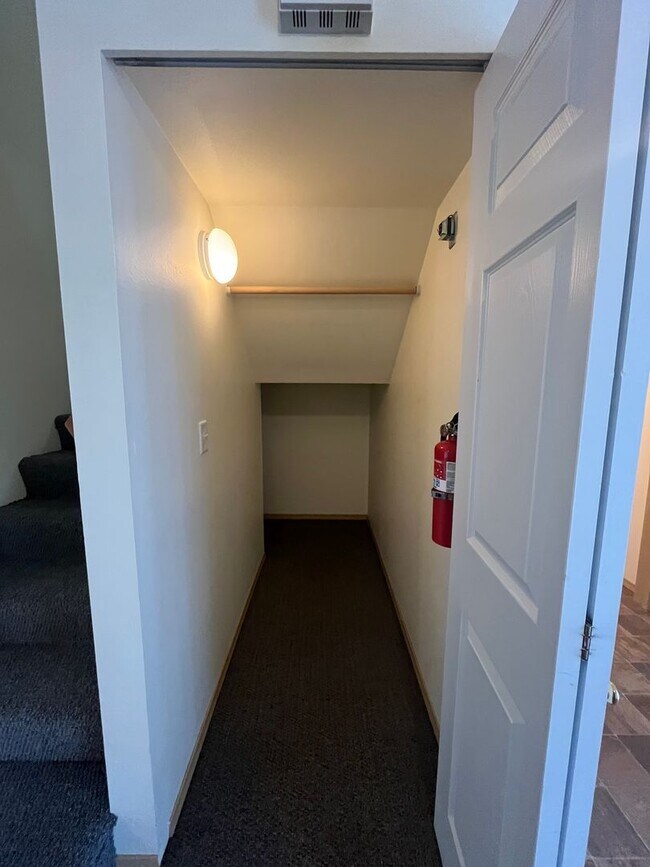 Photo - Townhouse Style Two Bedroom Apartment in Bellingham Unidad 111