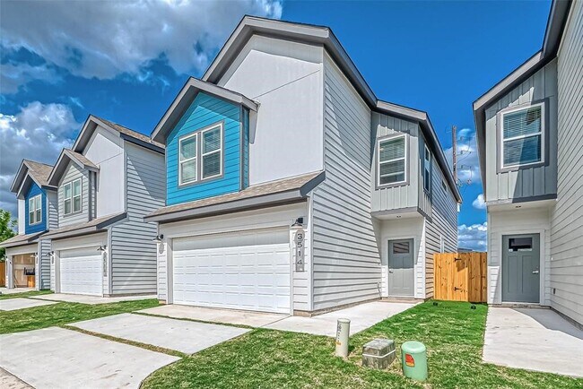 Photo - 3510 Contempo Dr