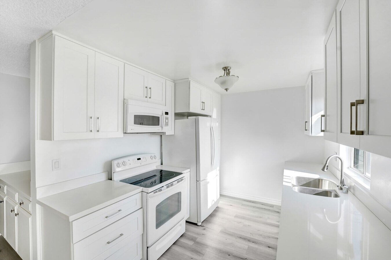 Photo - 12246 Montana Ave. Across from Brentwood Golf Course!