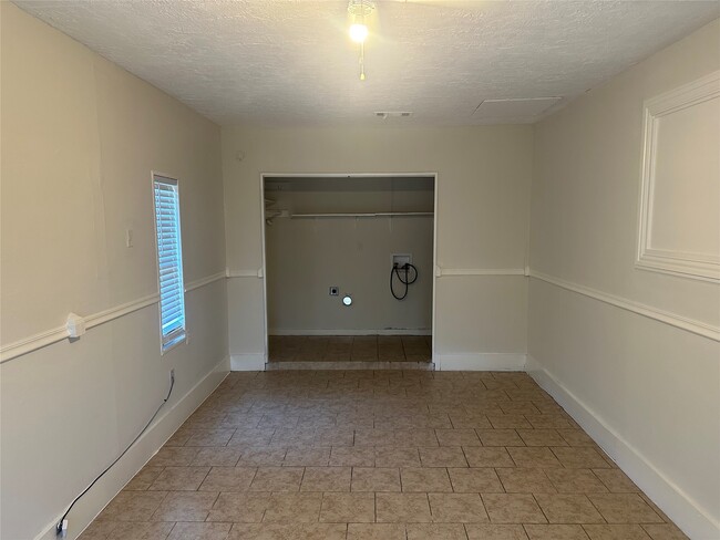 Photo - 9301 Chesterfield Dr