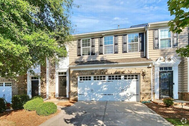 Building Photo - Beautiful 3BD/2.5BA Townhome in Ballantyne!