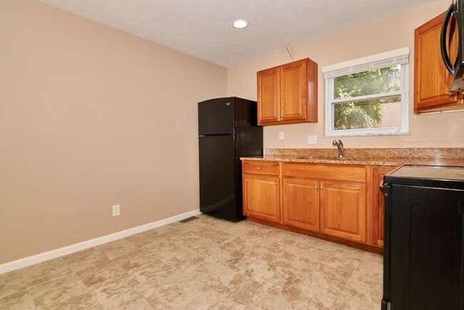 Photo - Cozy 2 Bedroom Duplex Home