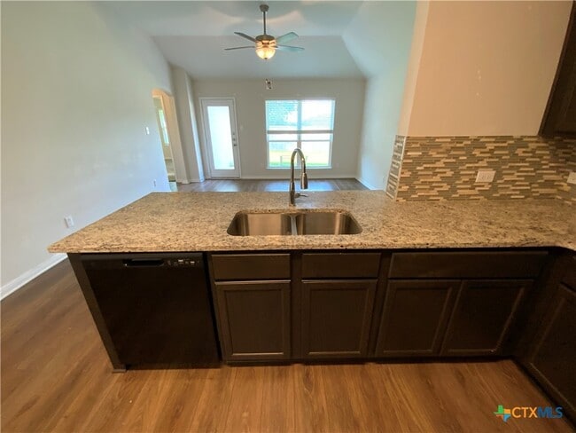 Photo - 3022 Dade Loop