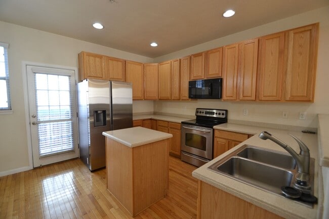 Photo - Downtown Townhome 2 Beds 3 Bath with AC