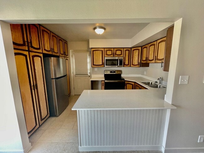 Photo - 1152 1400 W St
