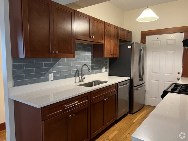 Building Photo - 87 Bristol St Unit 2 Rental