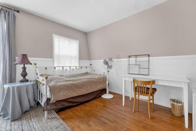 Photo - MOVE-IN SPEACIAL!! Peaceful Farmhouse Stud...