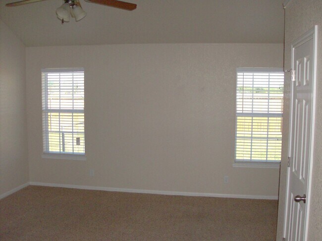 Photo - 2 Bed/2 Bath Duplex in Trimmier Estates!