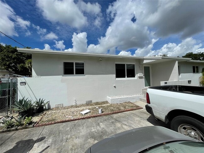 Building Photo - 3310 SW 69th Ave Rental