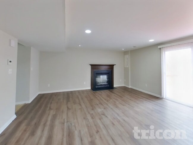 Photo - 3695 Masthead Trail