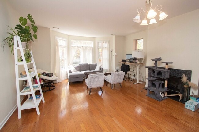 Photo - 814 W University Ln