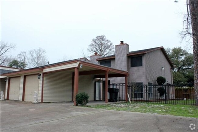 Building Photo - Totally updated townhome, Laminate Floor l...