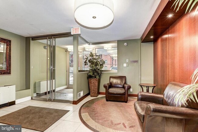 Photo - 1260 21st St NW Unidad 210