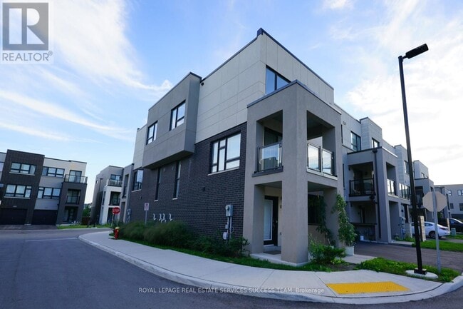 Photo - 3165 Lotus Cmn