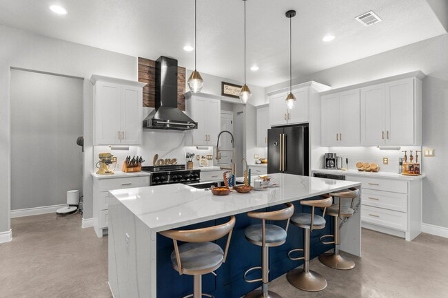 Photo - 96 Primrose Ln