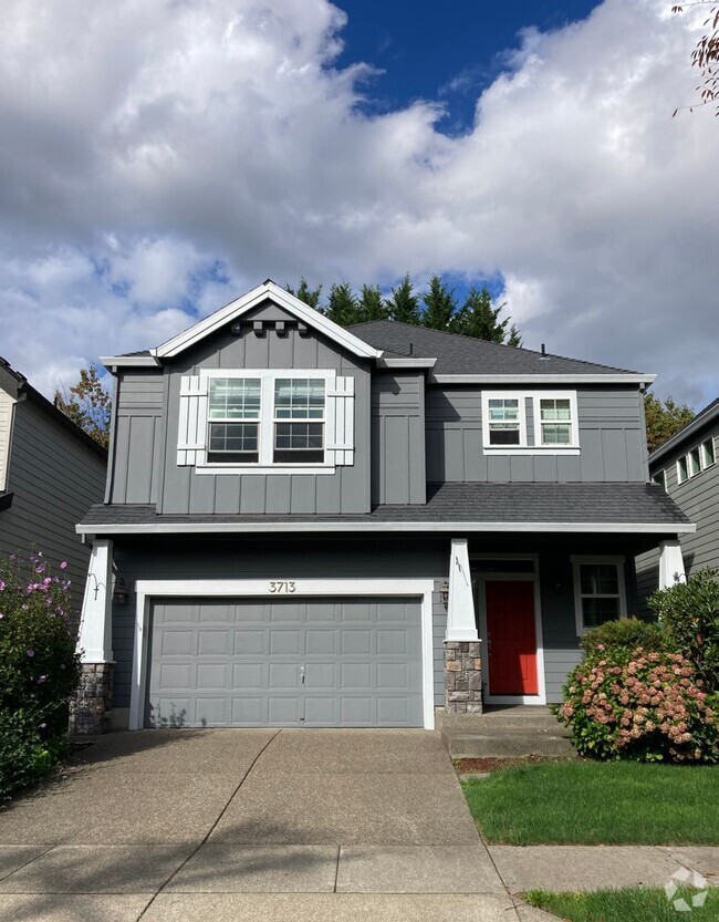 Building Photo - Beautiful 2 Story Home in Newberg