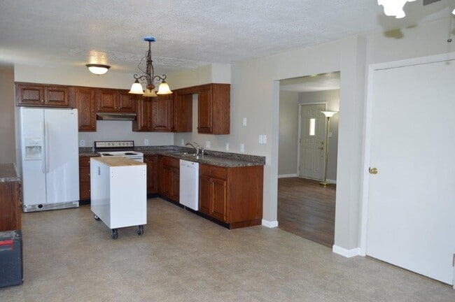 Photo - 16818 Coldwater Rd
