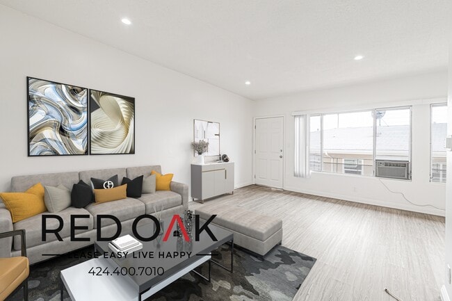 Photo - 1051 N Ogden Dr Unidad 7