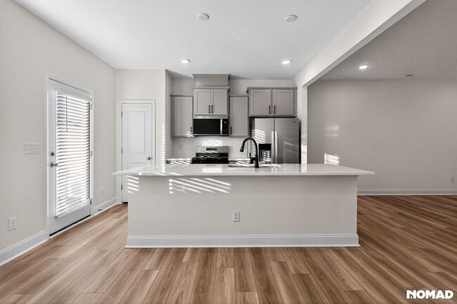 Photo - 818 Kensley Grv Ln