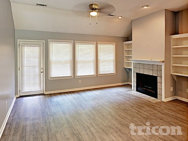 Photo - 105 Peach Pointe Dr