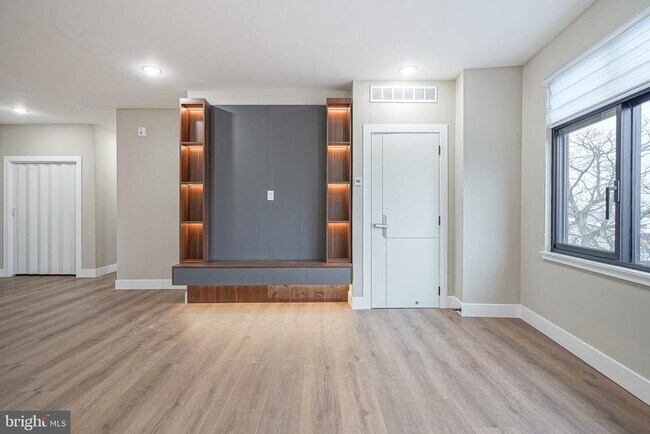 Photo - 4432 Wingate St Unidad 302