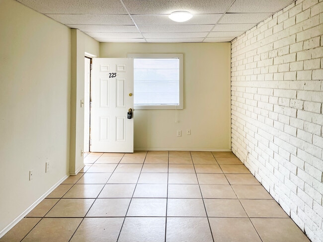 Photo - Ponderosa Apartments