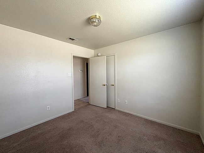 Photo - 509 Primrose Dr Unit B