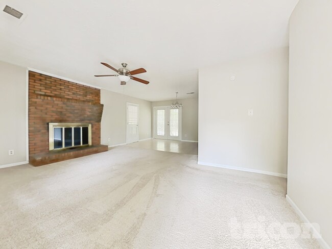 Photo - 3959 Grove Trail