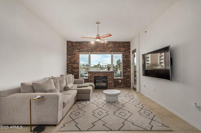 Photo - 2302 N Central Ave Unidad 206