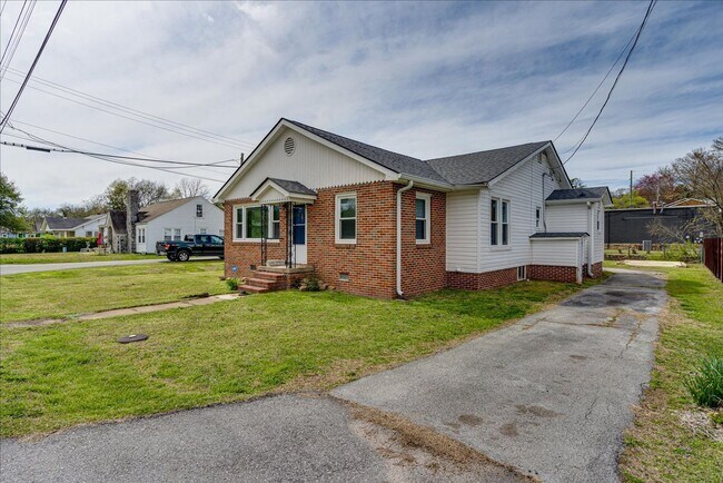 Photo - 3 bedroom home in Red Bank!