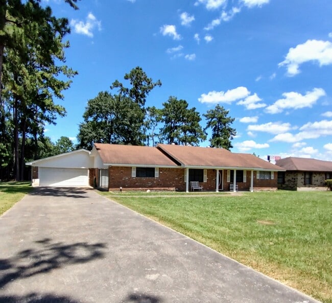 Building Photo - 7640 Laurie Ln