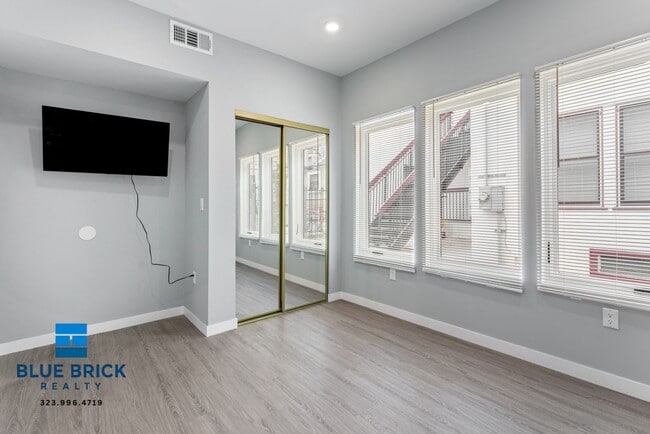 Photo - 1166 1/2 W 29th St-1166 1/2 Unit 1166 1/2