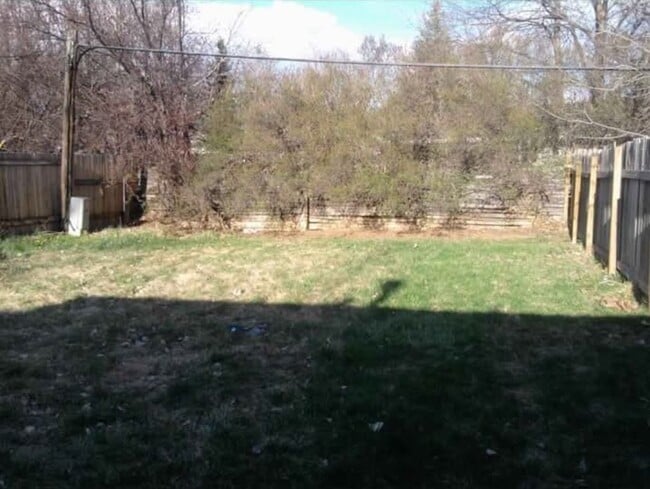 Photo - 1104 Castlerock Dr