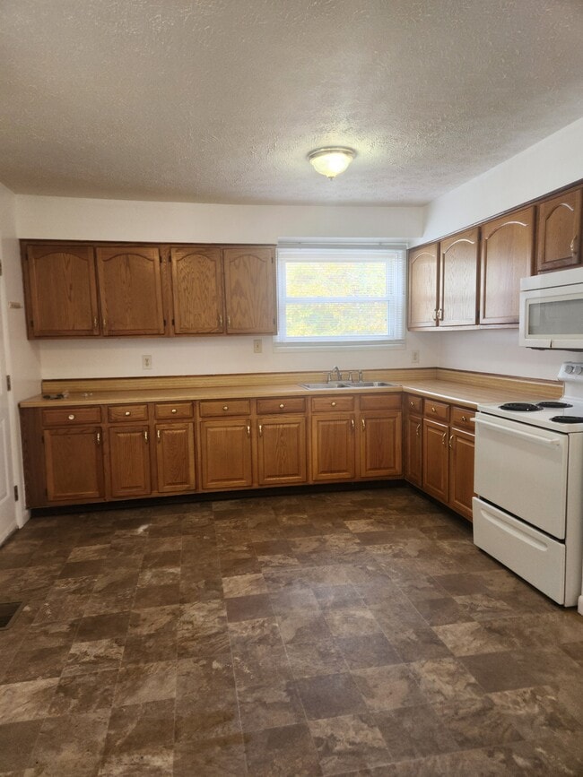 Photo - 1619 Townsley Rd