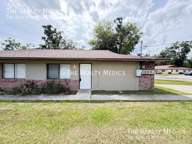 Building Photo - 2020 NW 43rd St
