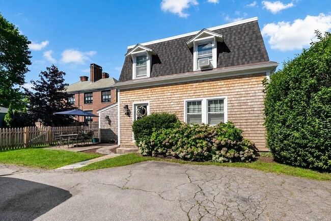 Photo - 147 Evarts St
