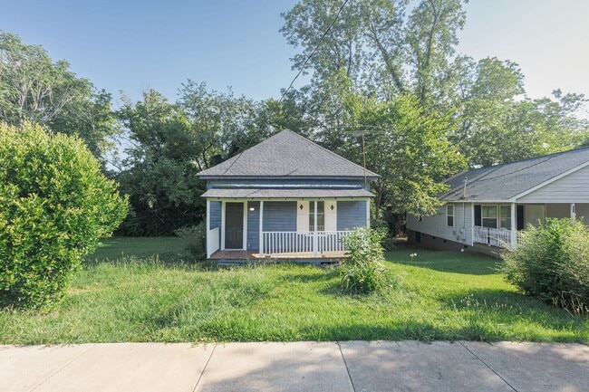 Photo - 319 E Chappell St House