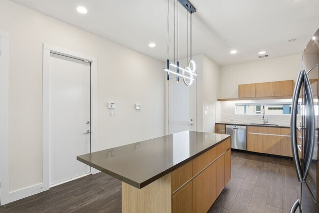 Photo - 5519 Paraiso Pl