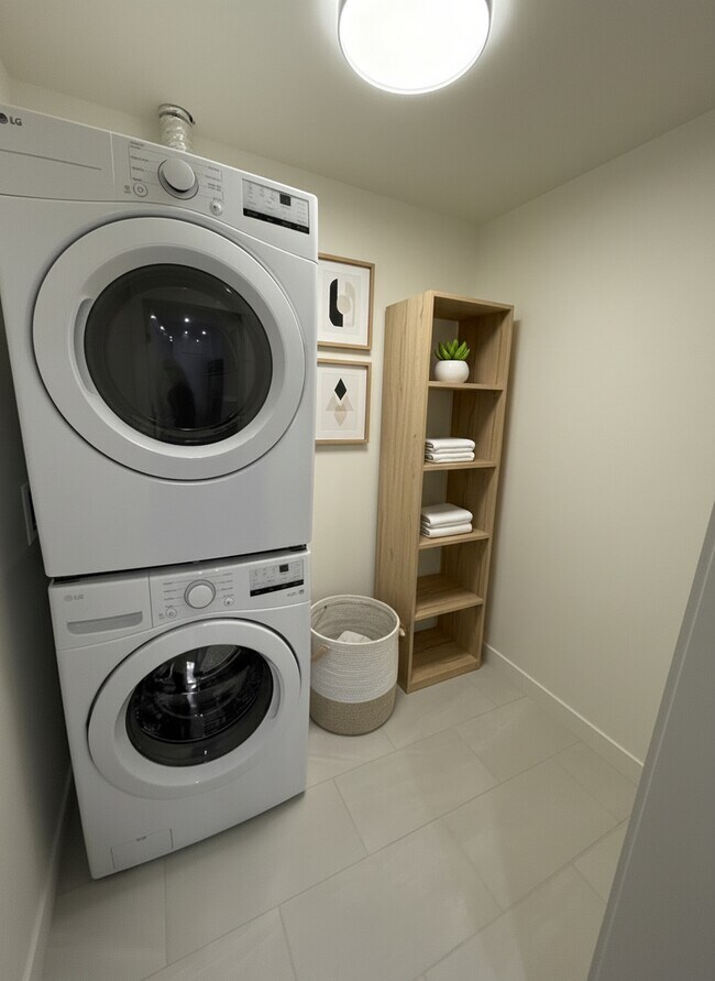 Photo - 5382-200 200 St