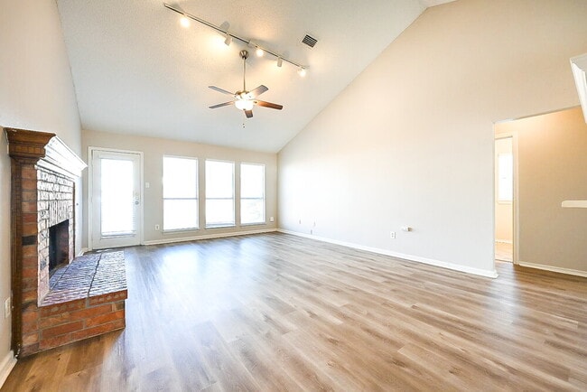 Photo - 114 Windmill Ridge Dr