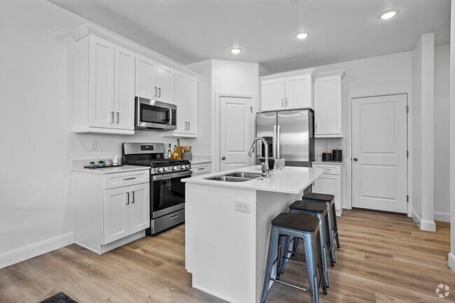 Building Photo - Lagoon Living! 3 Bedroom Townhome with Res...