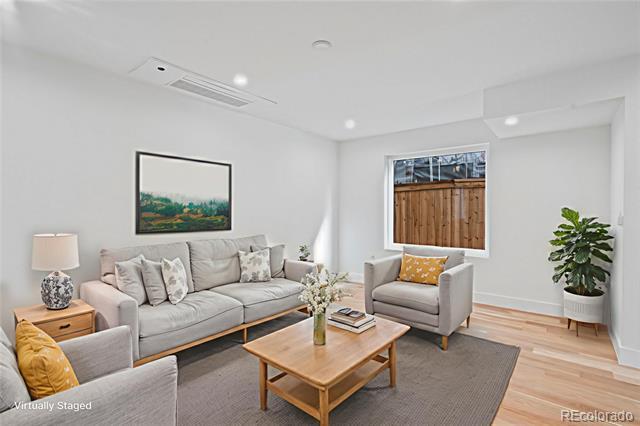 Photo - 2451 Lawrence St