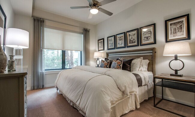 Photo - Luxury 1 Bed in Downtown – Look & Lease Sp... Unit 5CF1